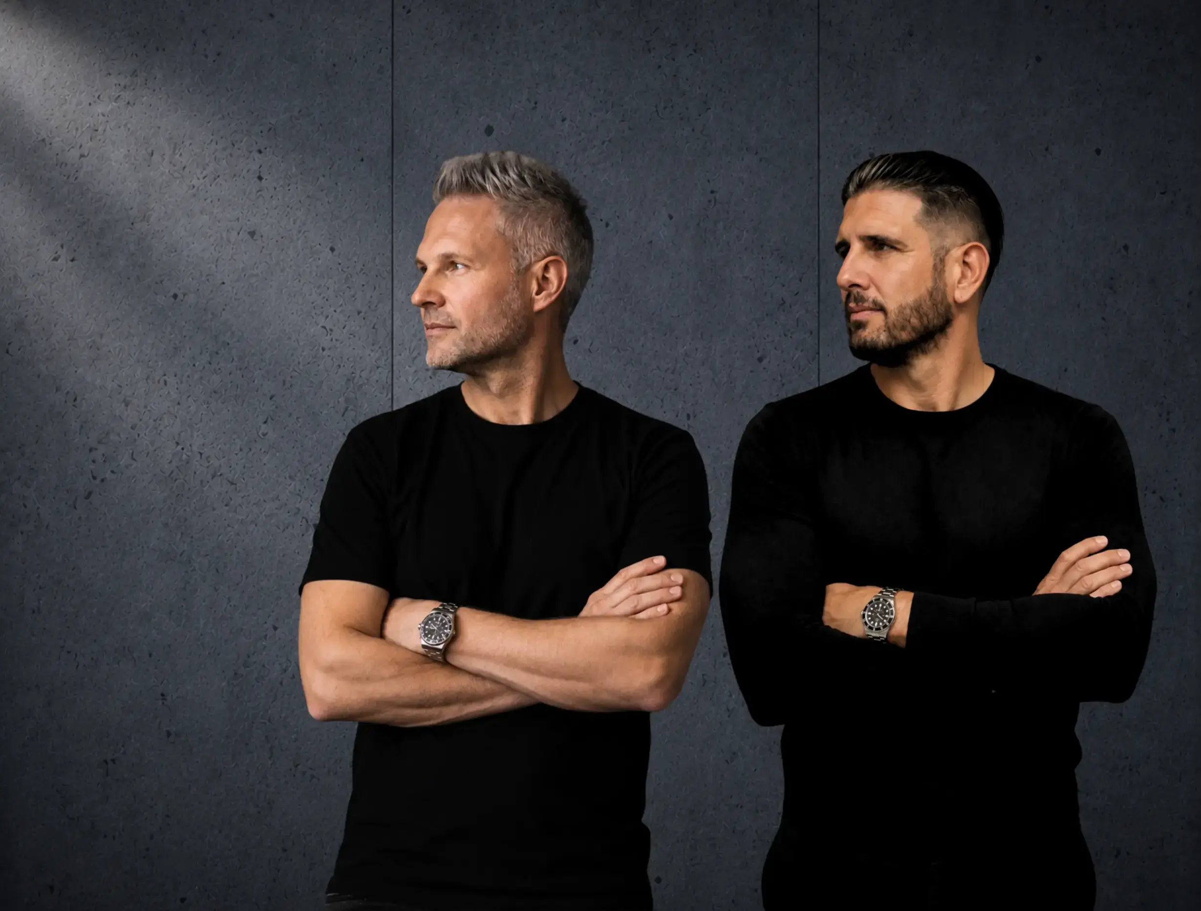 Raddatz und Rohde stehend seitlich schauend Raddatz und Rohde stehend seitlich schauend